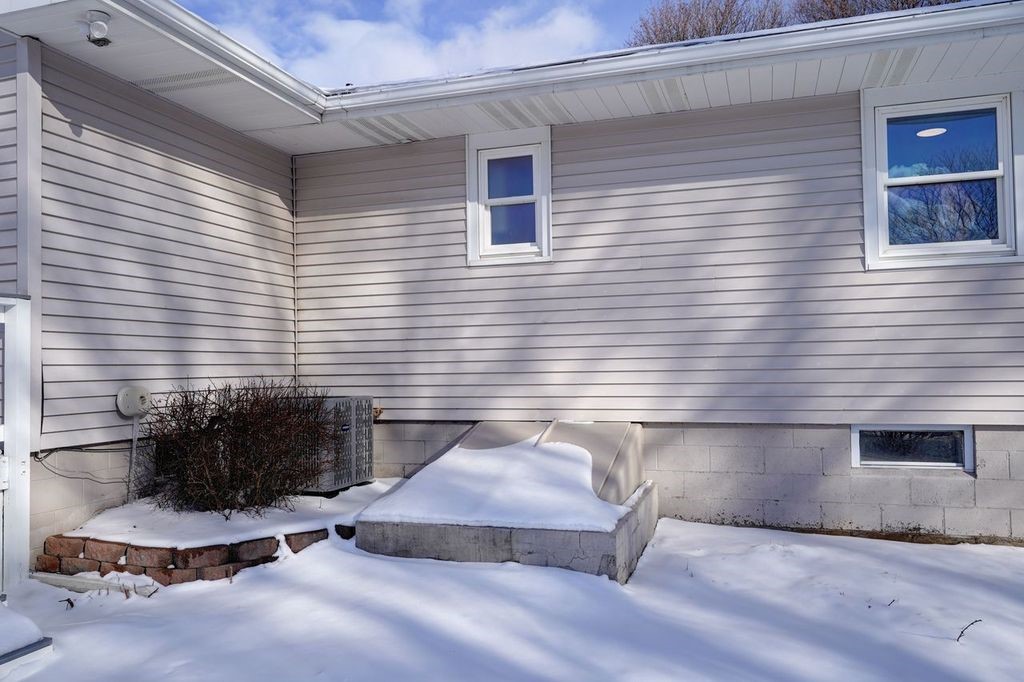 830 High Street Victor, NY 14564 - Photo 5 of 31