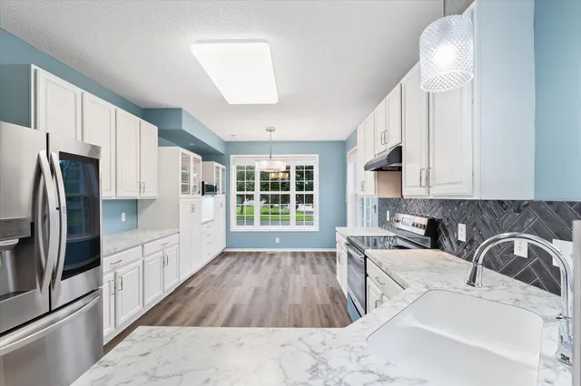 $439,900 | 1680 Oakbrooke Court, Eagan, MN 55122