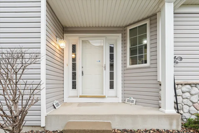 $439,900 | 1680 Oakbrooke Court, Eagan, MN 55122