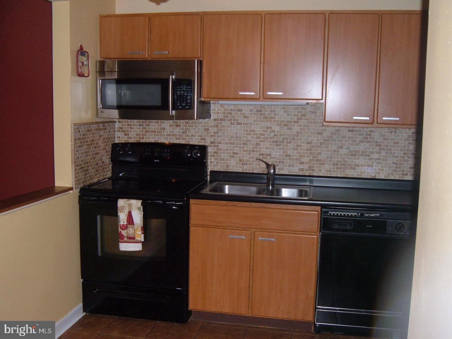 7 Regency Drive Mount Holly, NJ 08060 - Photo 3 of 12