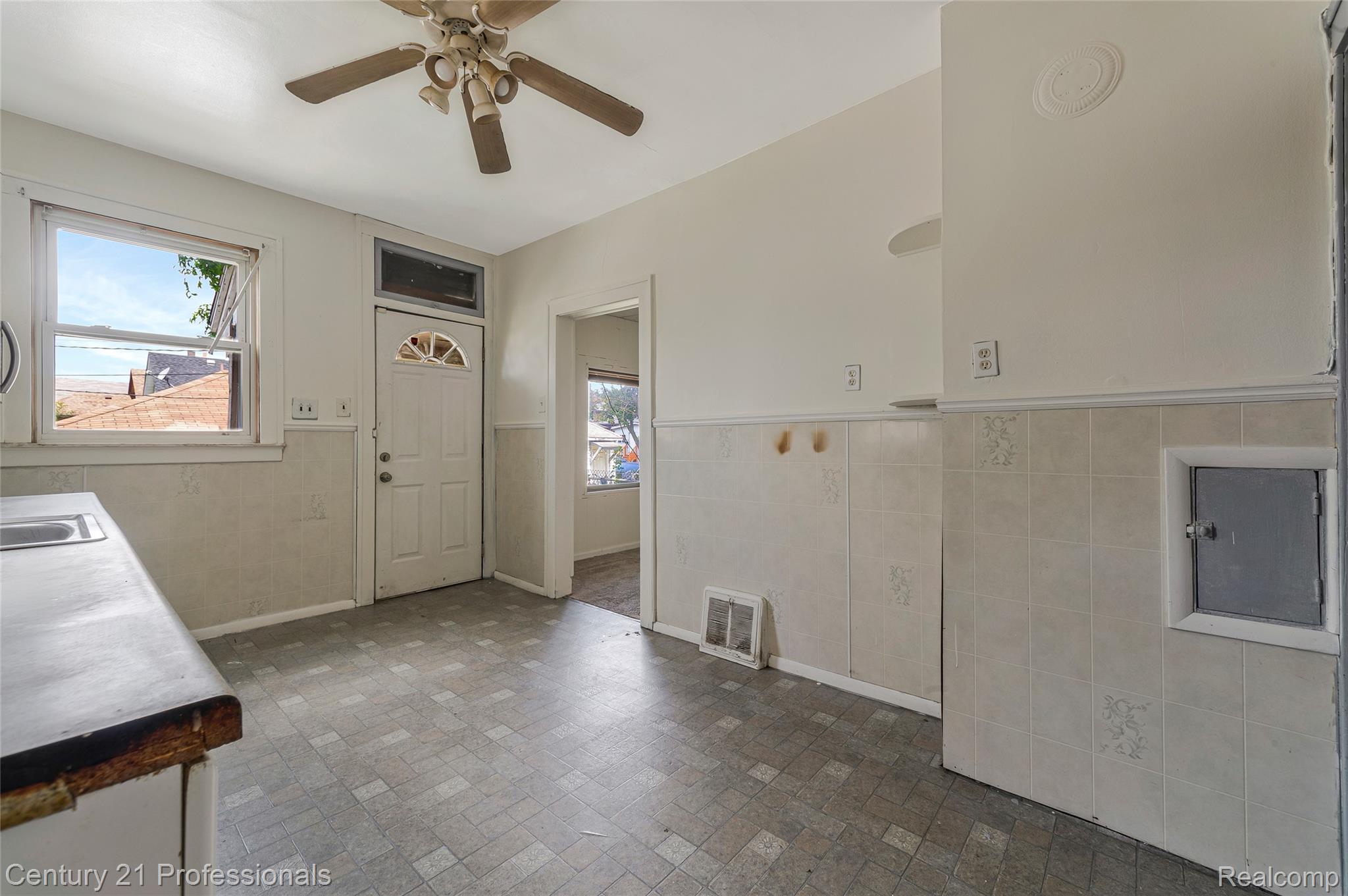 238 Richter Street River Rouge, MI 48218 - Photo 15 of 33 12.jpg