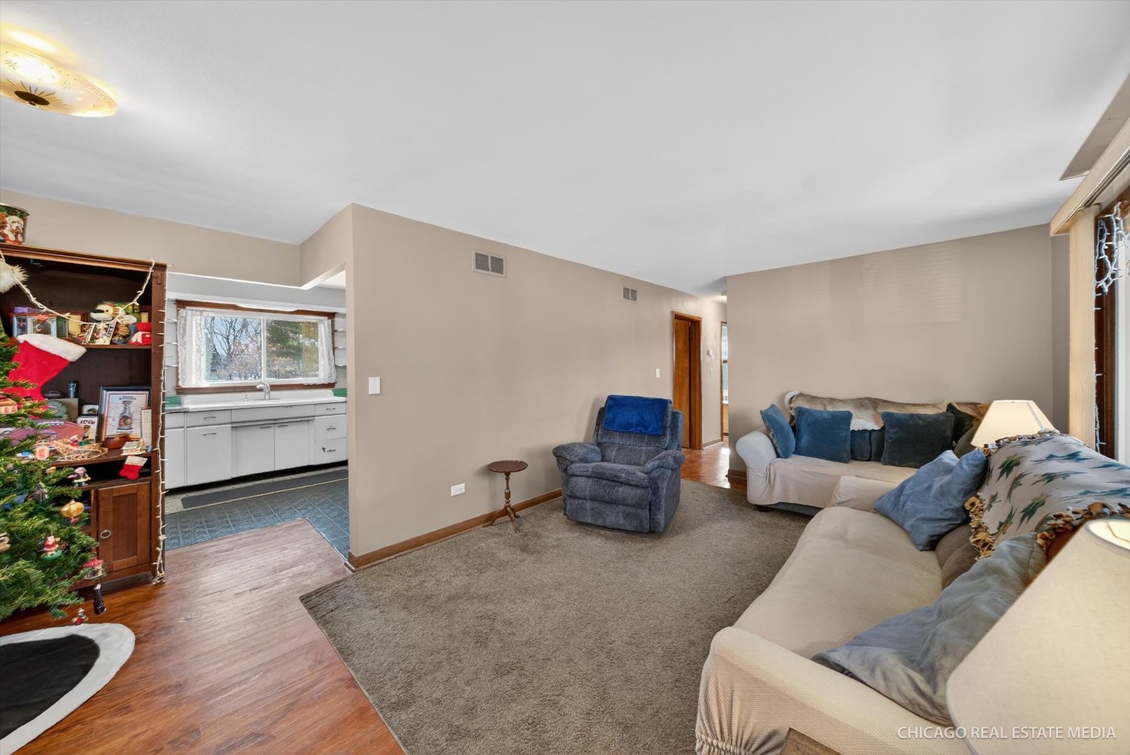 871 South Chatham Avenue Addison, IL 60101 - Photo 3 of 22