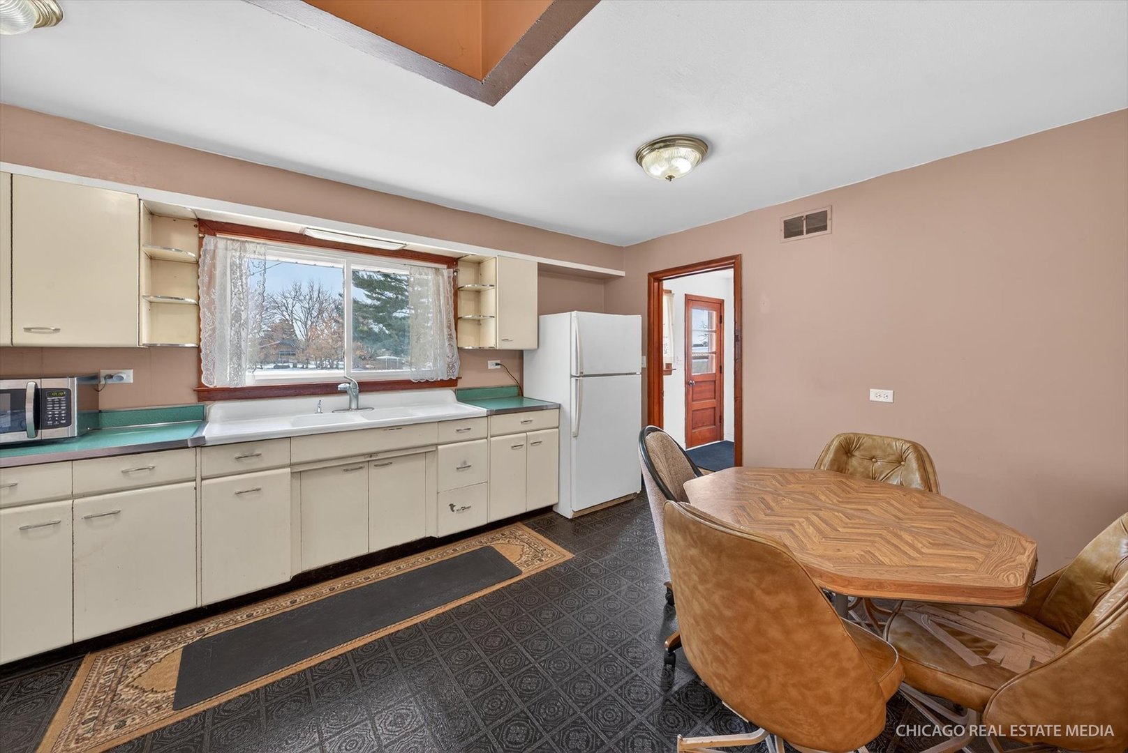 871 South Chatham Avenue Addison, IL 60101 - Photo 8 of 22