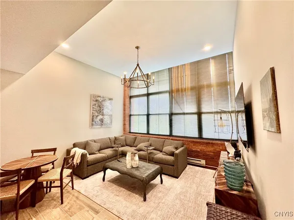 $2,900 | 526 Plum Street, Unit 307, Syracuse, NY 13204