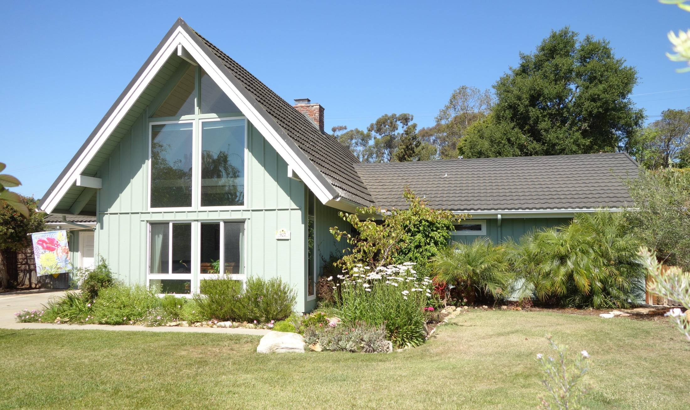 927 Randolph Road Santa Barbara, CA 93111 - Photo 3 of 17 a view of a house with a yard