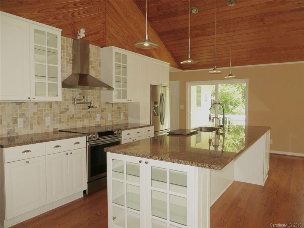 3722 Messina Road Lake Wylie, SC 29710 - Photo 11 of 34 Gallery Image 11