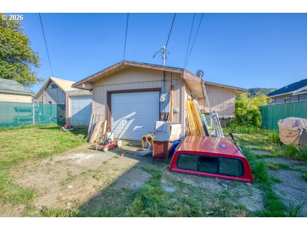 2125 Elm Avenue Reedsport, OR 97467 - Photo 15 of 18