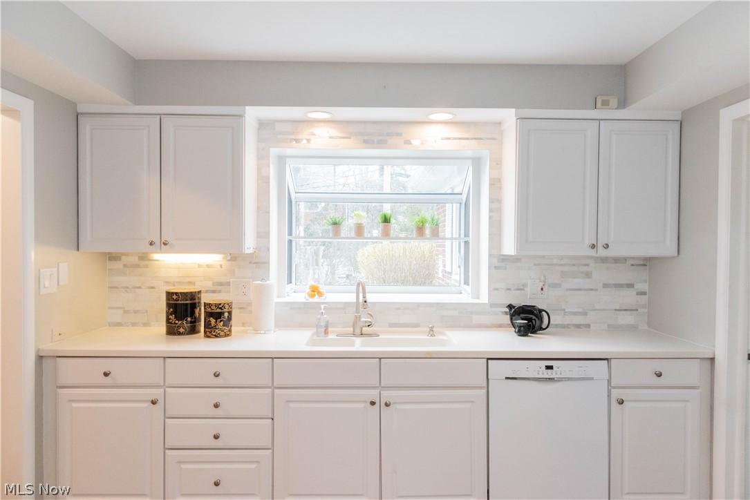 2675 Eaton Road Cleveland, OH 44118 - Photo 6 of 35 Gallery Image 6