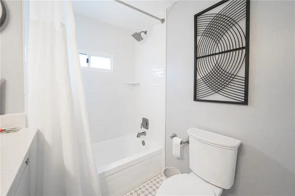 $259,900 | 501 Avon Street, New Castle, PA 16101