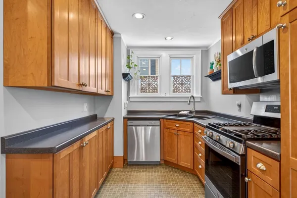 $300,000 | 25 Seabury Street, Rutland, VT 05701