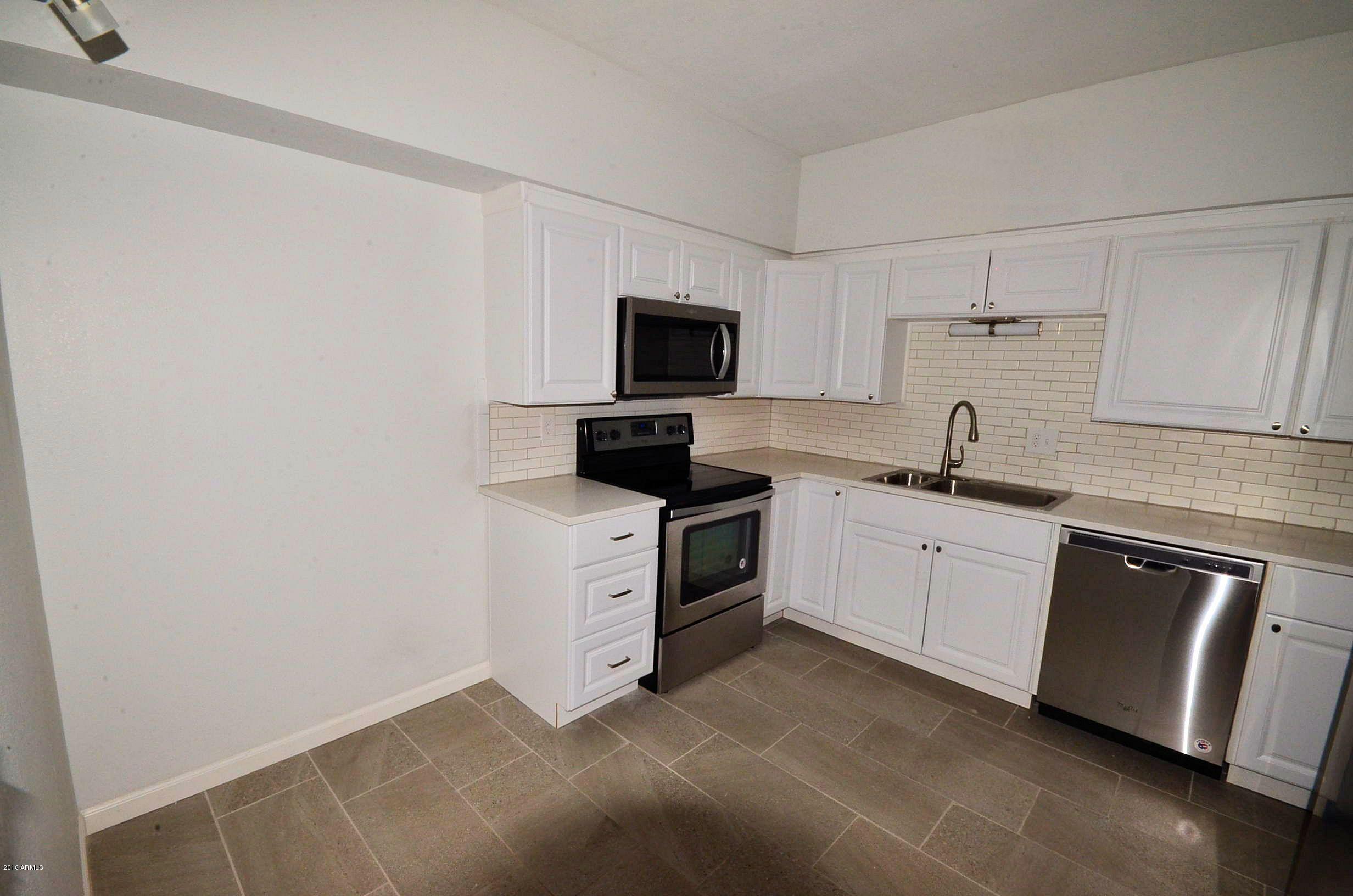 357 East Thomas Road, Unit A107 Phoenix, AZ 85012 - Photo 1 of 17 Kitchen