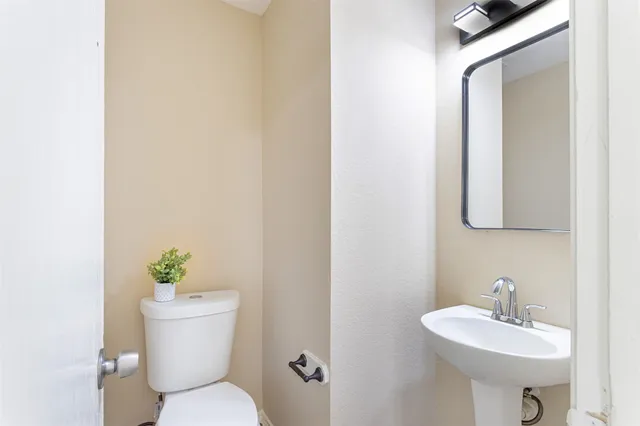 $1,875 | 7850 Maverick Trace Lane, Cypress, TX 77433