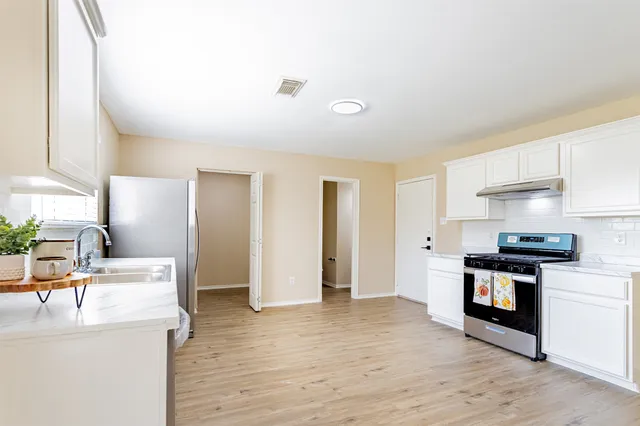 $1,875 | 7850 Maverick Trace Lane, Cypress, TX 77433