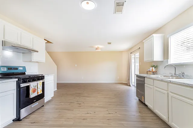 $1,875 | 7850 Maverick Trace Lane, Cypress, TX 77433