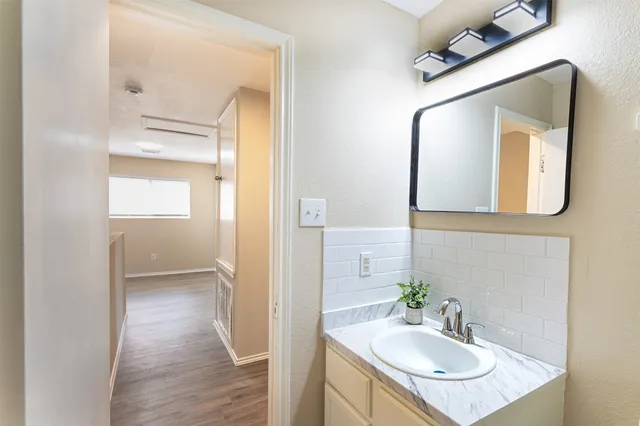 $1,875 | 7850 Maverick Trace Lane, Cypress, TX 77433