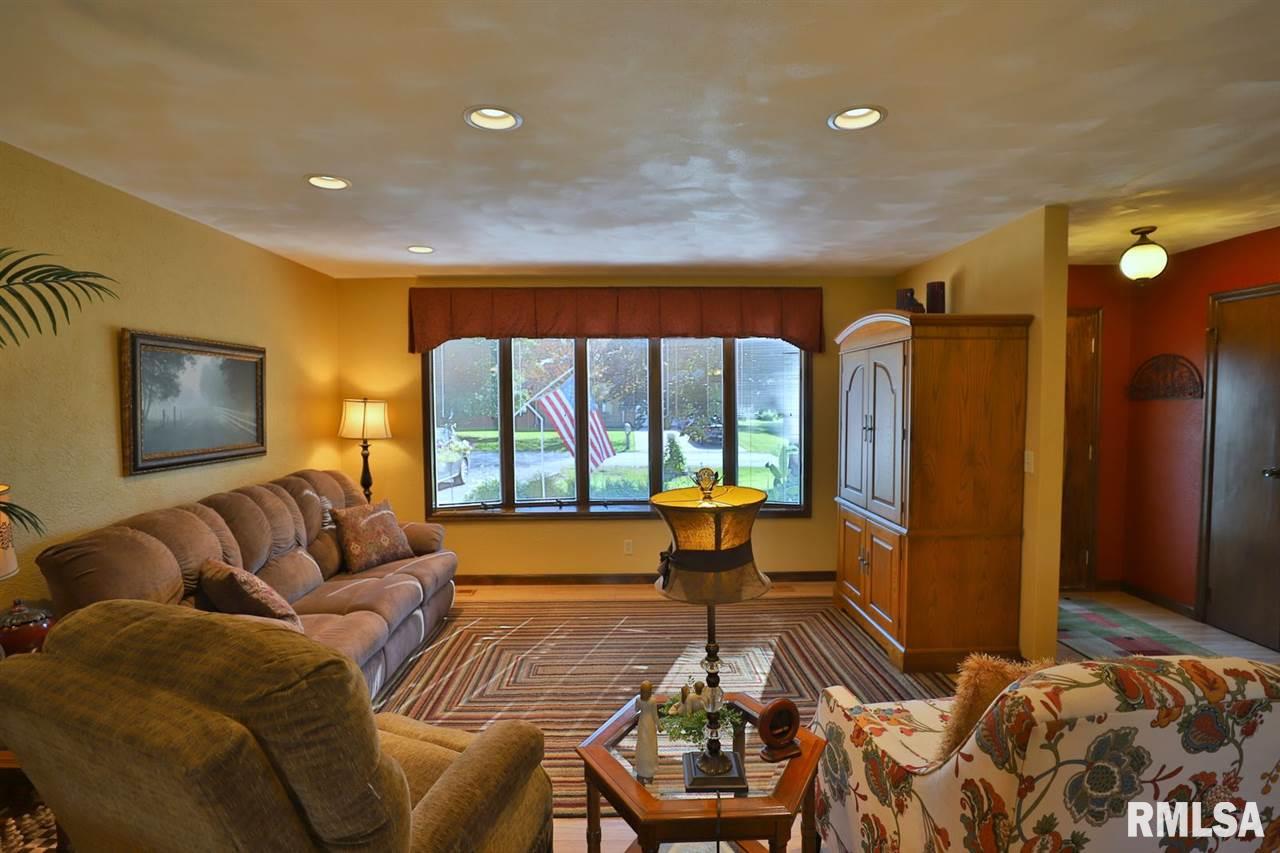 10192 Arrow Road Tremont, IL 61568 - Photo 7 of 36