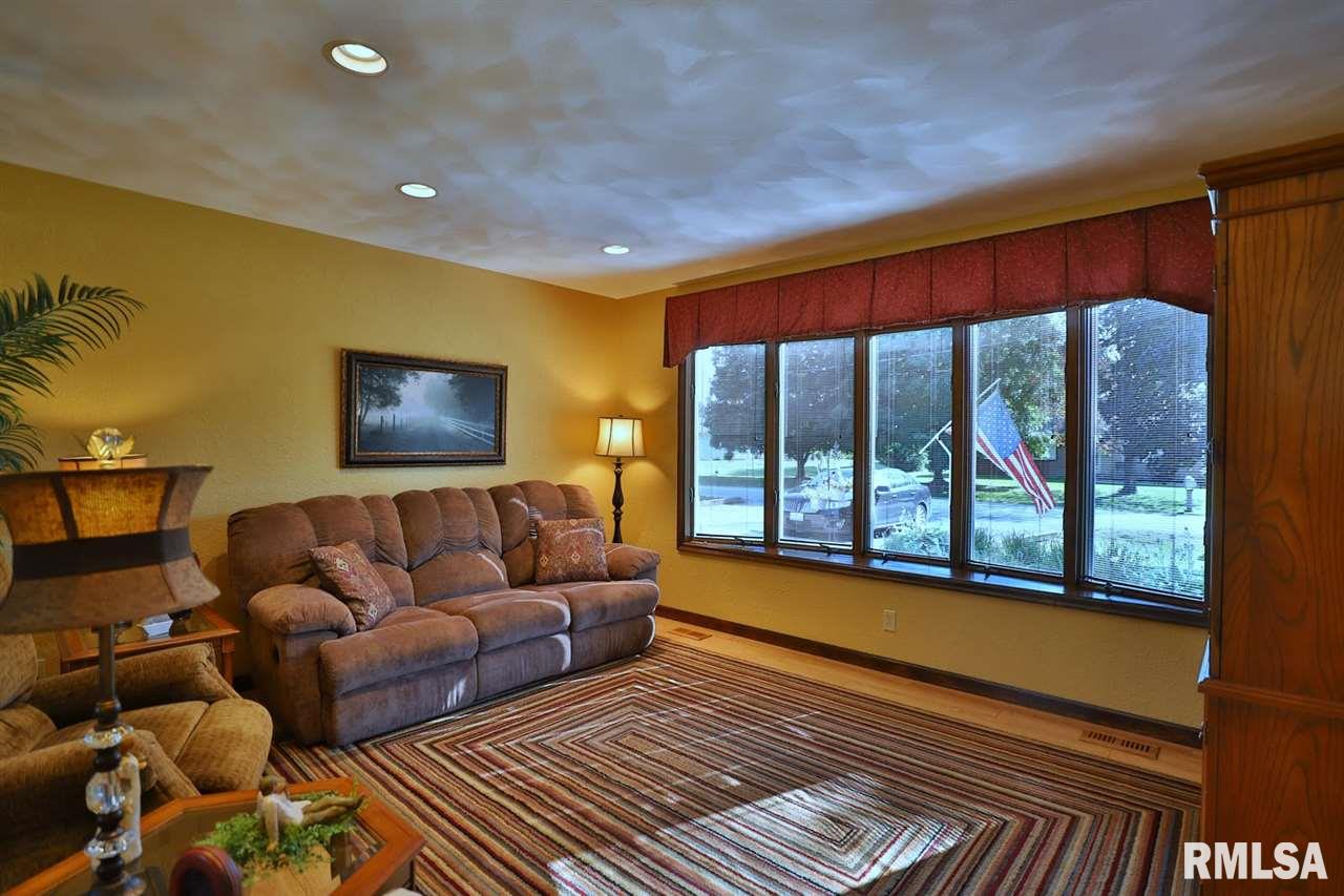 10192 Arrow Road Tremont, IL 61568 - Photo 8 of 36