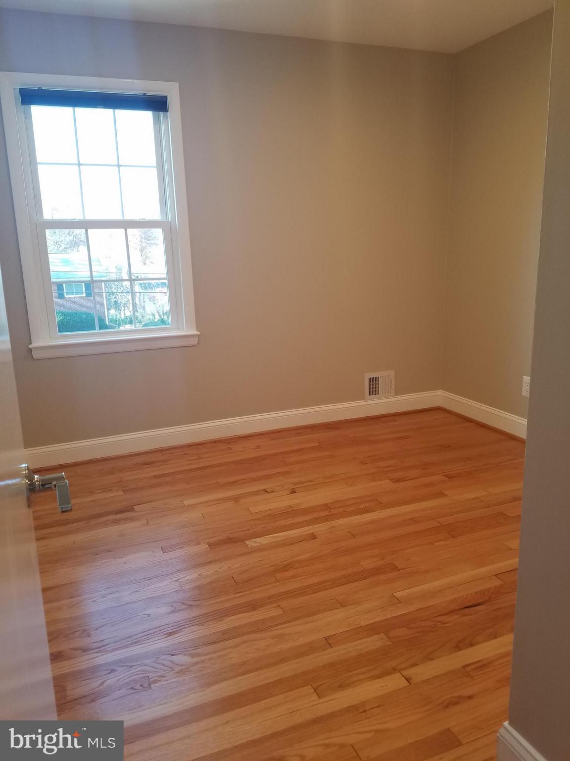 12919 Neola Road Silver Spring, MD 20906 - Photo 15 of 29 3rd bedroom on main level