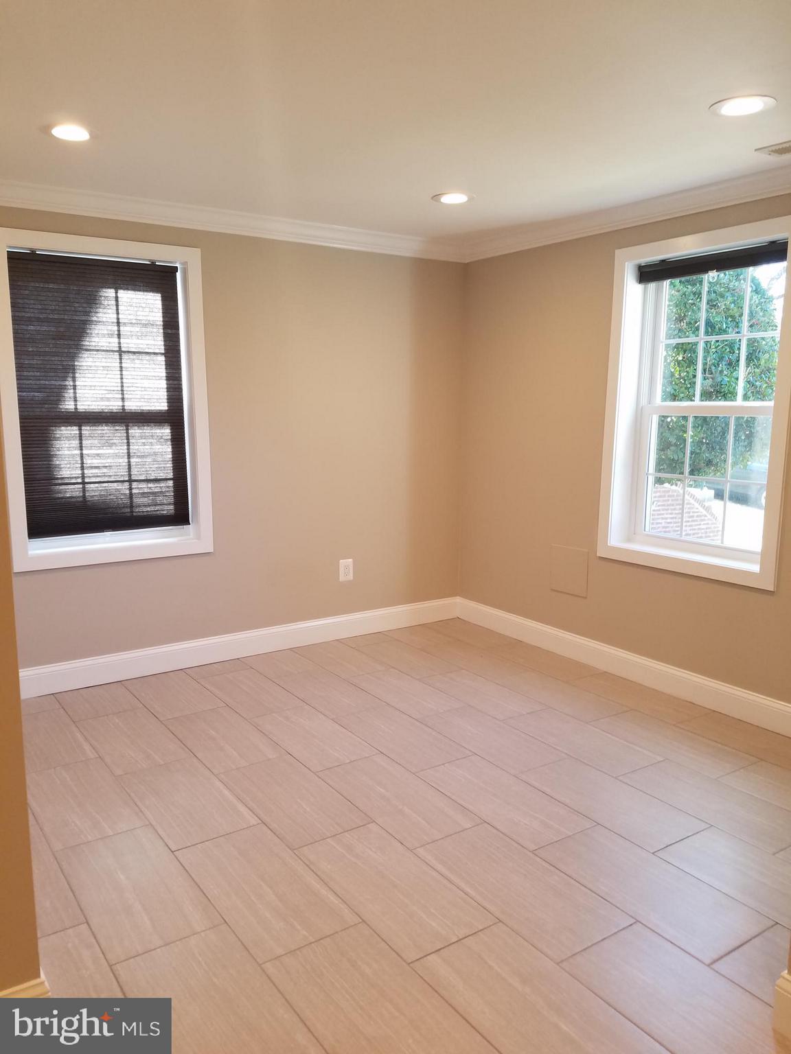 12919 Neola Road Silver Spring, MD 20906 - Photo 4 of 29 Living room on main level