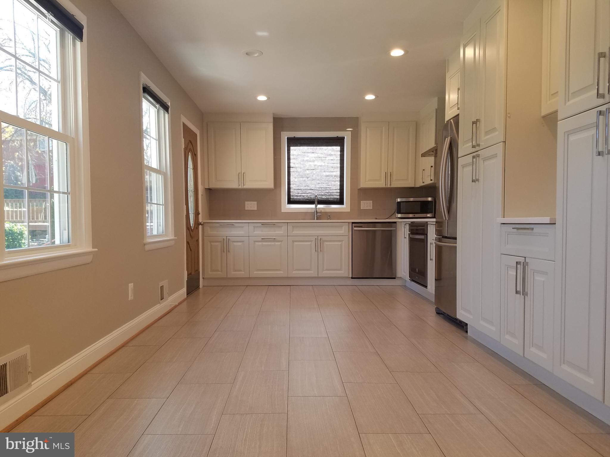 12919 Neola Road Silver Spring, MD 20906 - Photo 8 of 29 Kitchen on the main level