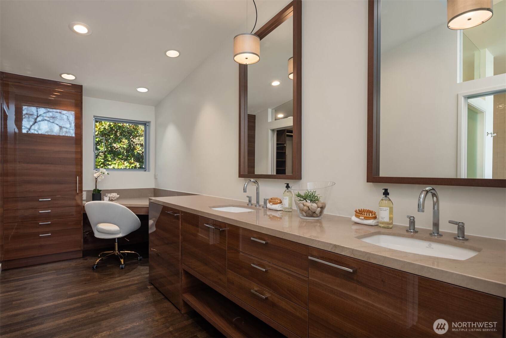 1318 Lakeside Avenue South Seattle, WA 98144 - Photo 20 of 37 a bathroom with a sink and a mirror