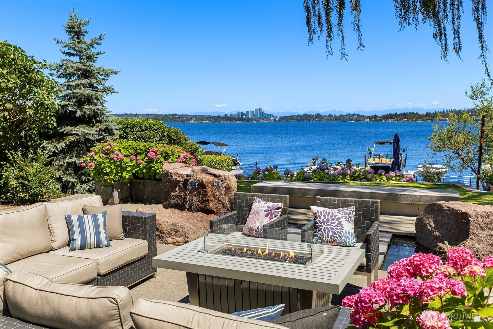 1318 Lakeside Avenue South Seattle, WA 98144 - Photo 28 of 37 a view of roof deck with couches and city view