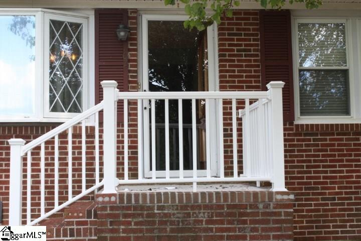 107 Post Oak Road Duncan, SC 29334 - Photo 3 of 34 Gallery Image 3