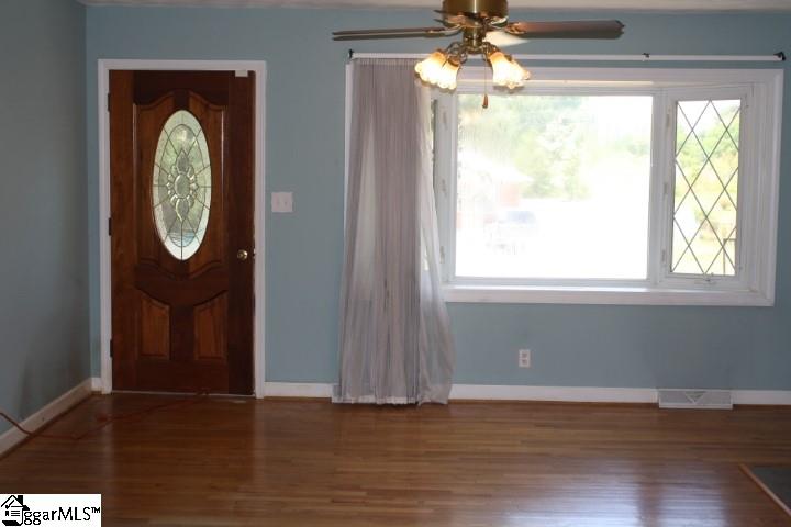 107 Post Oak Road Duncan, SC 29334 - Photo 4 of 34 Entry