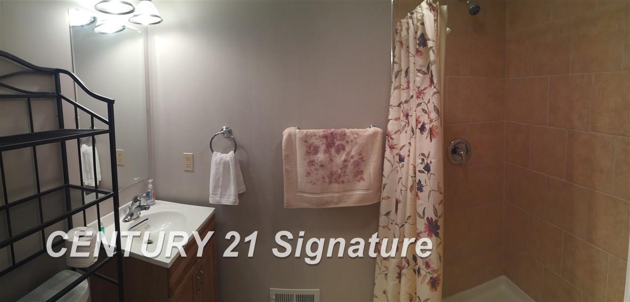 6476 Rockingham Place Saginaw, MI 48603 - Photo 17 of 21 Gallery Image 17