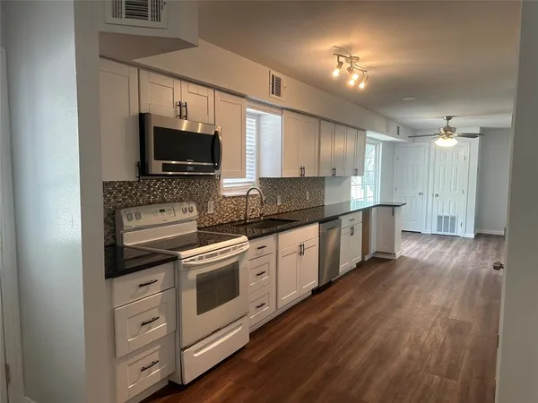 $2,800 | 7079 Farm To Market Road 1388, Oak Grove, TX 75142