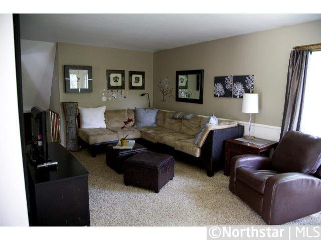 938 Cobb Road Shoreview, MN 55126 - Photo 3 of 6 Gallery Image 3