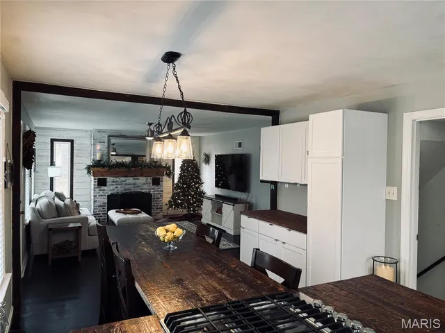 $347,500 | 308 Forest Pkwy Drive, Manchester, MO 63021