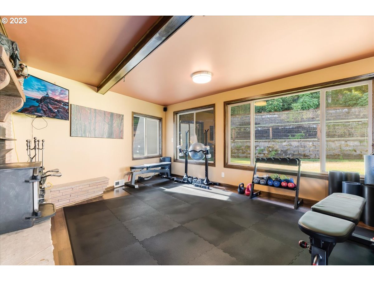 715 Southwest Walters Drive Gresham, OR 97080 - Photo 25 of 48