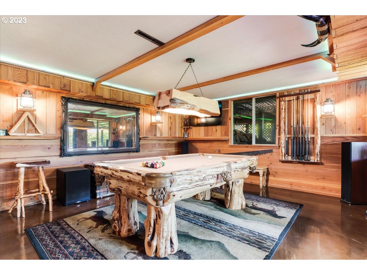 715 Southwest Walters Drive Gresham, OR 97080 - Photo 37 of 48