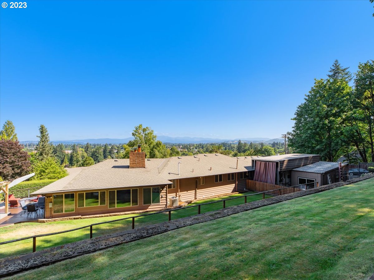 715 Southwest Walters Drive Gresham, OR 97080 - Photo 46 of 48