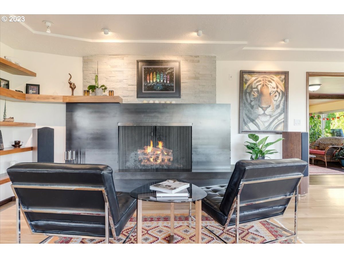 715 Southwest Walters Drive Gresham, OR 97080 - Photo 9 of 48