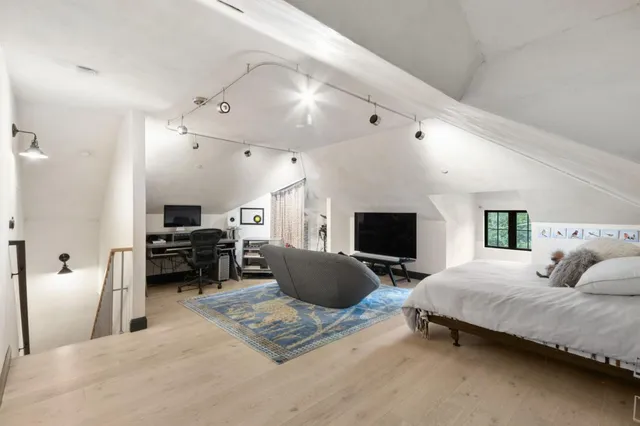 $9,588,000 | 13321 La Paloma Road, Los Altos Hills, CA 94022