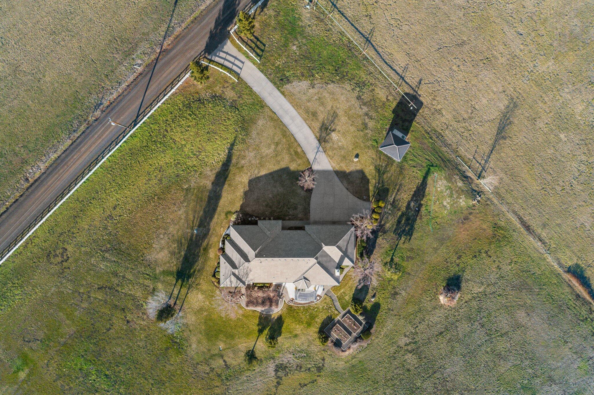 5710 Amerman Road Ashland, OR 97520 - Photo 69 of 76 69-web-or-mls-DJI_0058