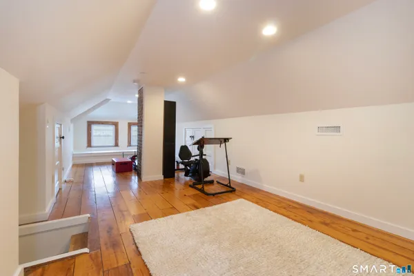 $989,000 | 397 Moose Hill Road, Guilford, CT 06437