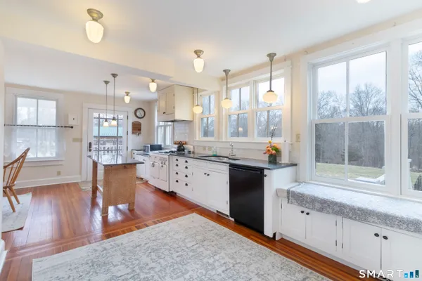 $989,000 | 397 Moose Hill Road, Guilford, CT 06437