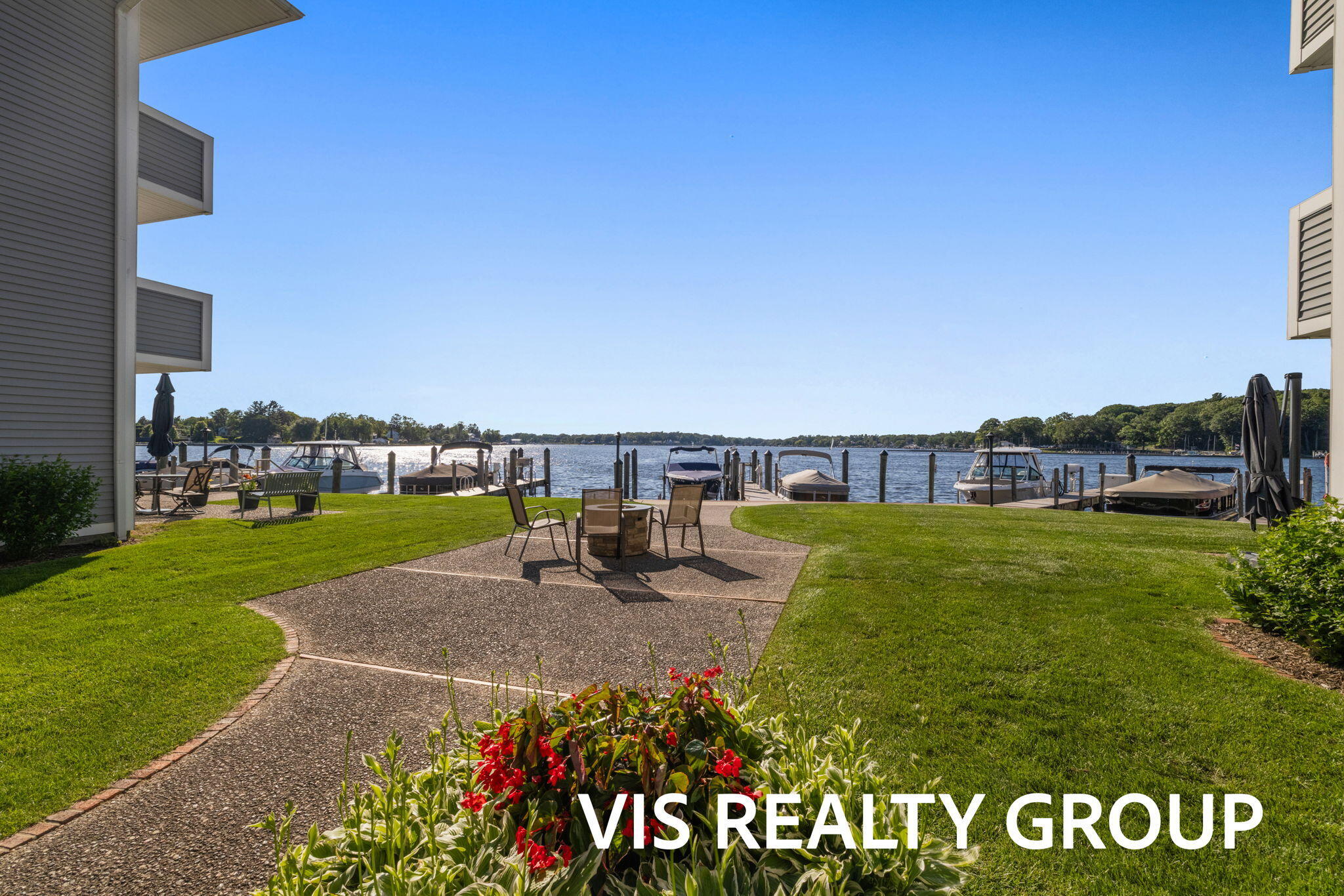 400 Lakeview Court, Unit 8B Spring Lake, MI 49456 - Photo 13 of 64 3-web-or-mls-1G1A6812