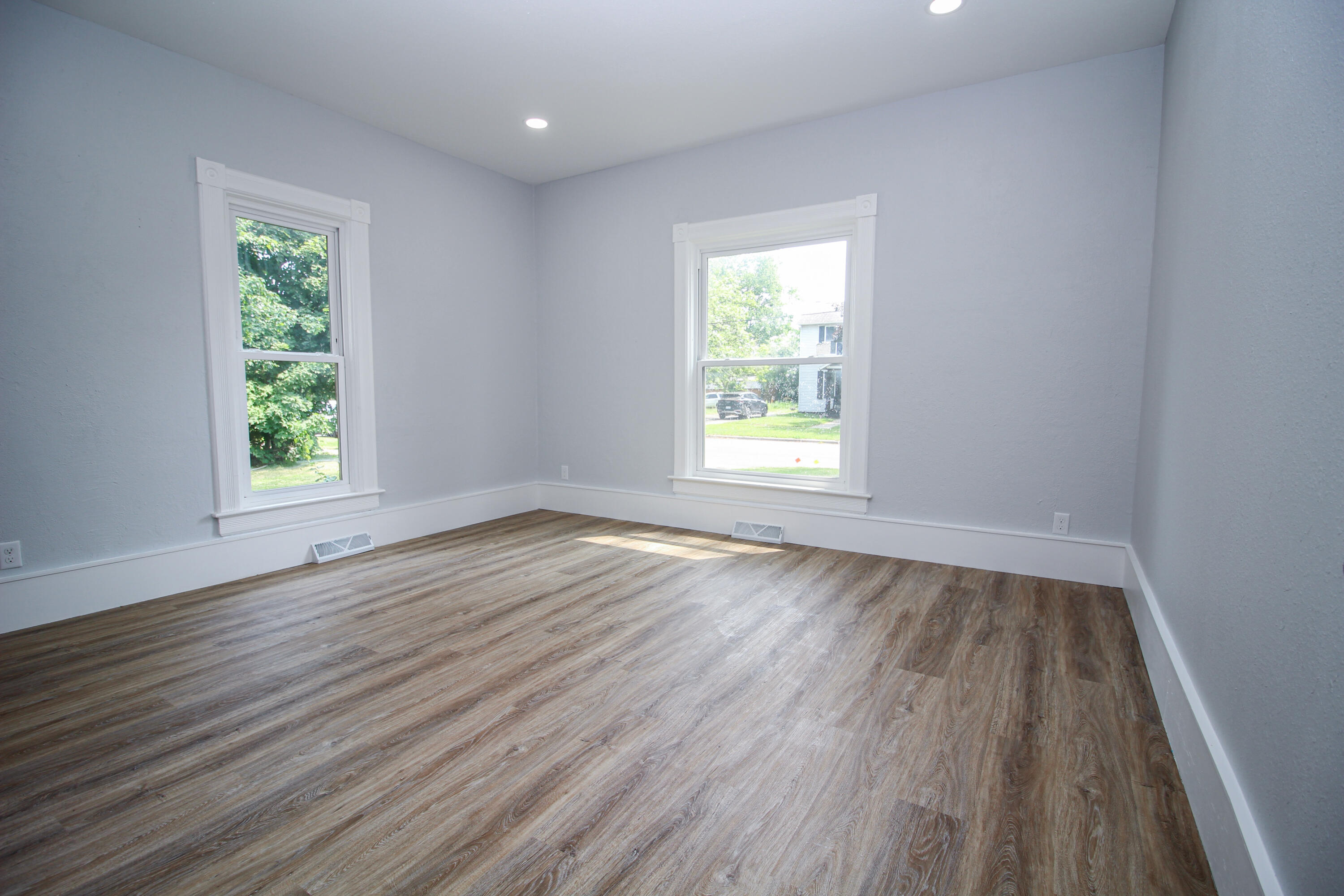 112 North Andrews Street Three Rivers, MI 49093 - Photo 17 of 35 Andrews-31
