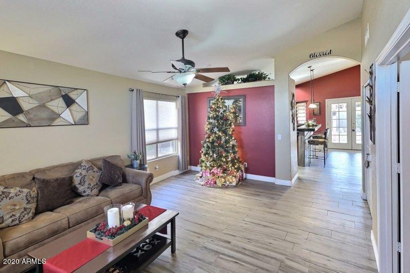 633 West Smoke Tree Road Gilbert, AZ 85233 - Photo 5 of 18 IMG_4826