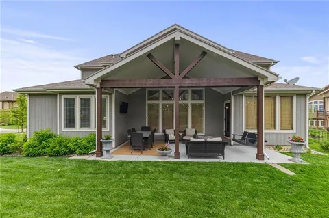 $940,000 | 11607 West 158th Terrace, Overland Park, KS 66221