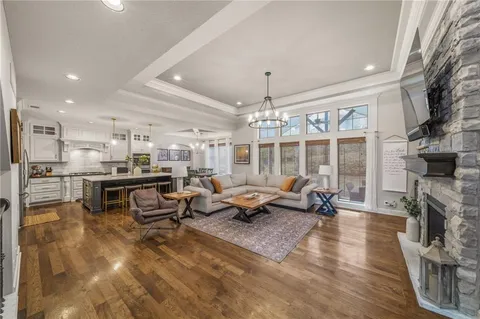 $940,000 | 11607 West 158th Terrace, Overland Park, KS 66221