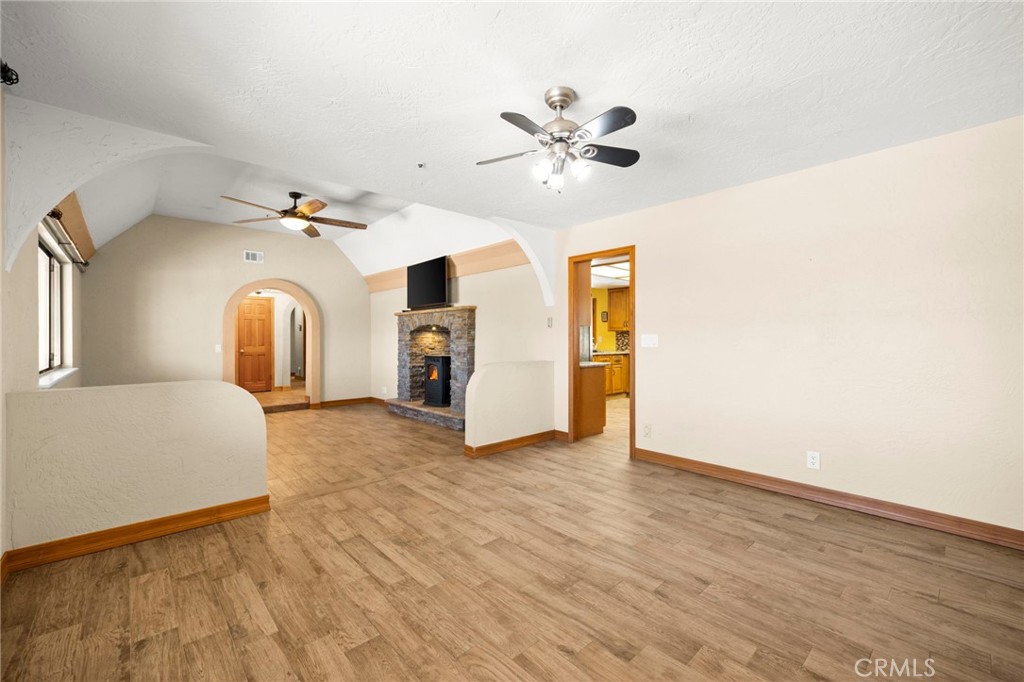 902 Searchlight Ranch Road Acton, CA 93510 - Photo 9 of 58 Living room