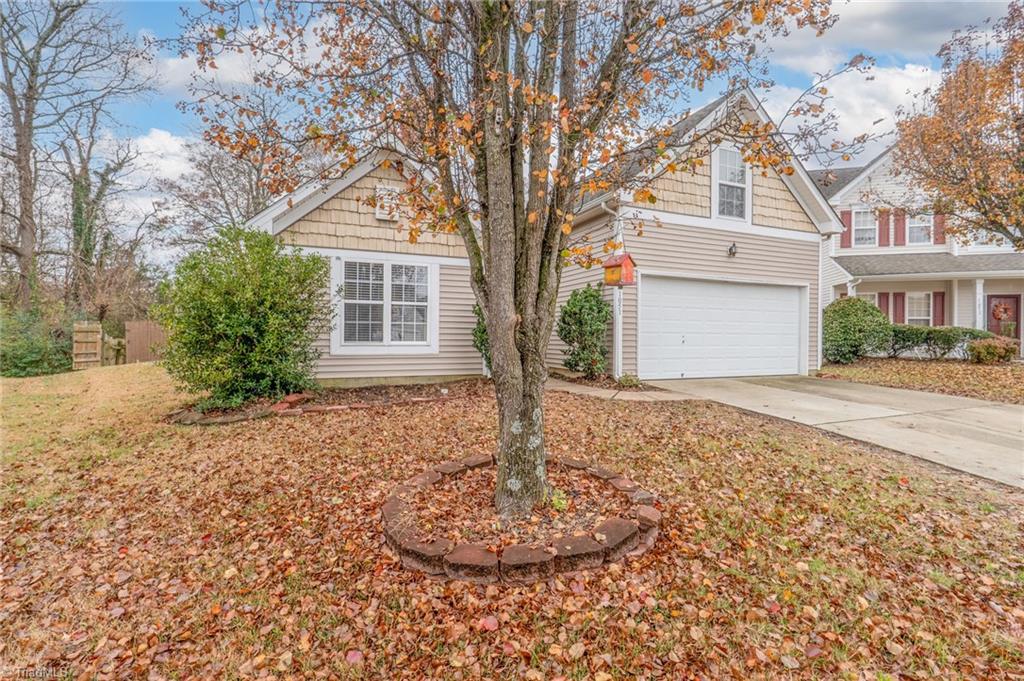 1051 Bexley Court High Point, NC 27262 - Photo 3 of 24