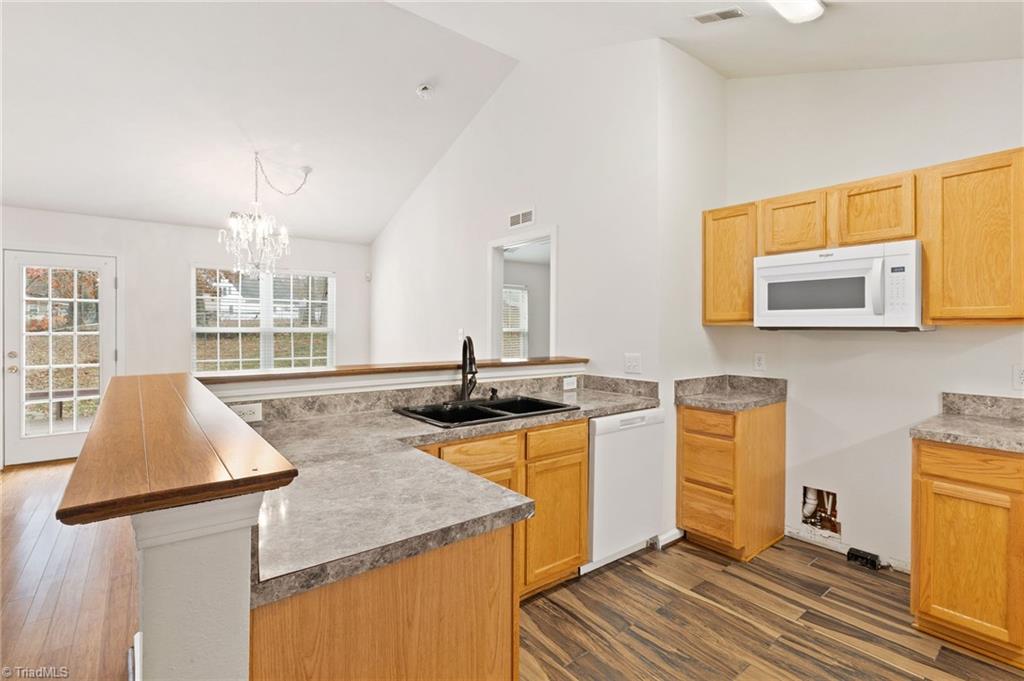 1051 Bexley Court High Point, NC 27262 - Photo 7 of 24