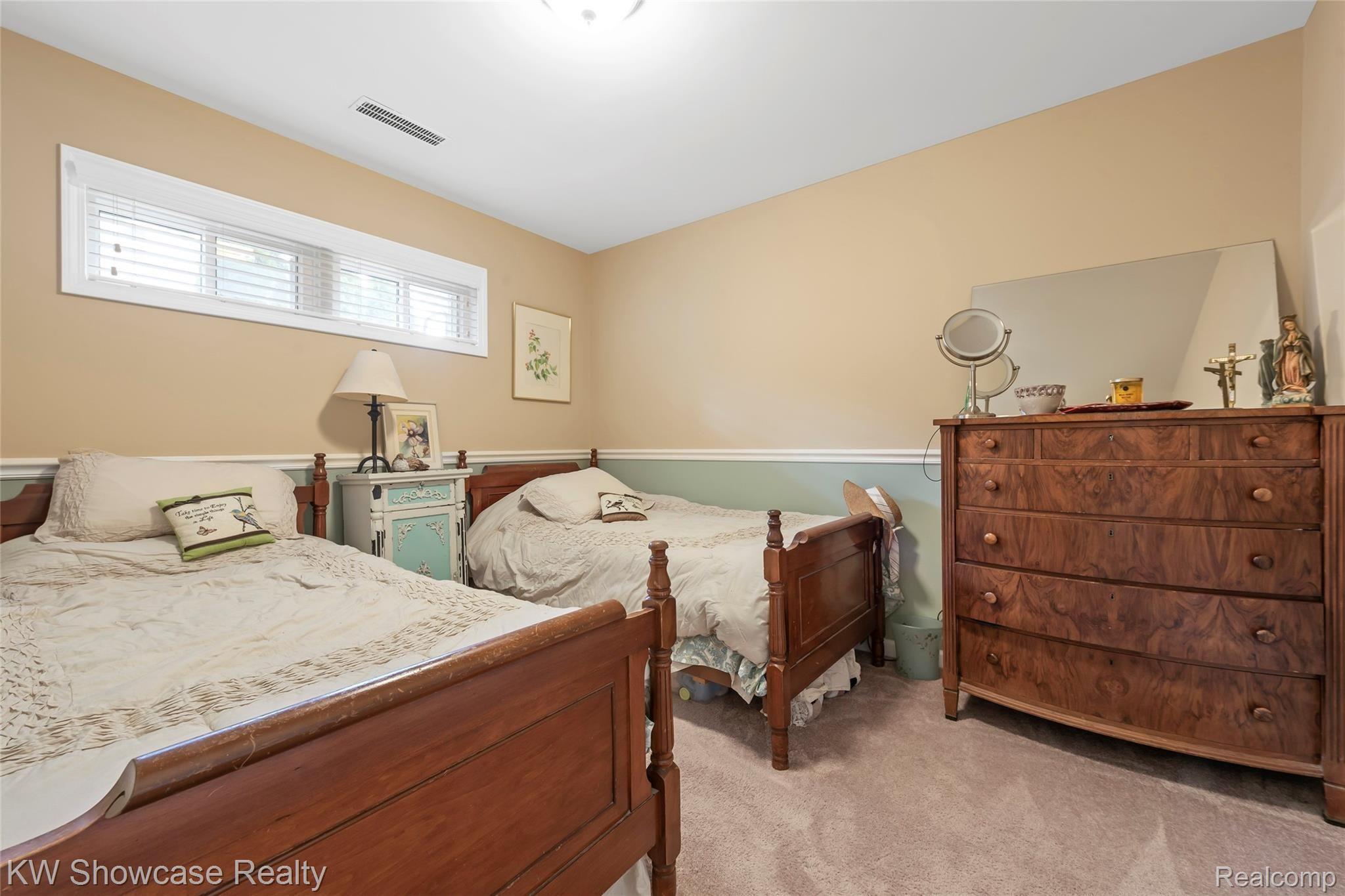 5710 Bullard Road Fenton, MI 48430 - Photo 22 of 31 DSC_5431.jpg