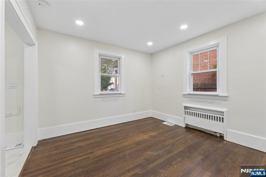 1087 Lambert Road Teaneck, NJ 07666 - Photo 9 of 39